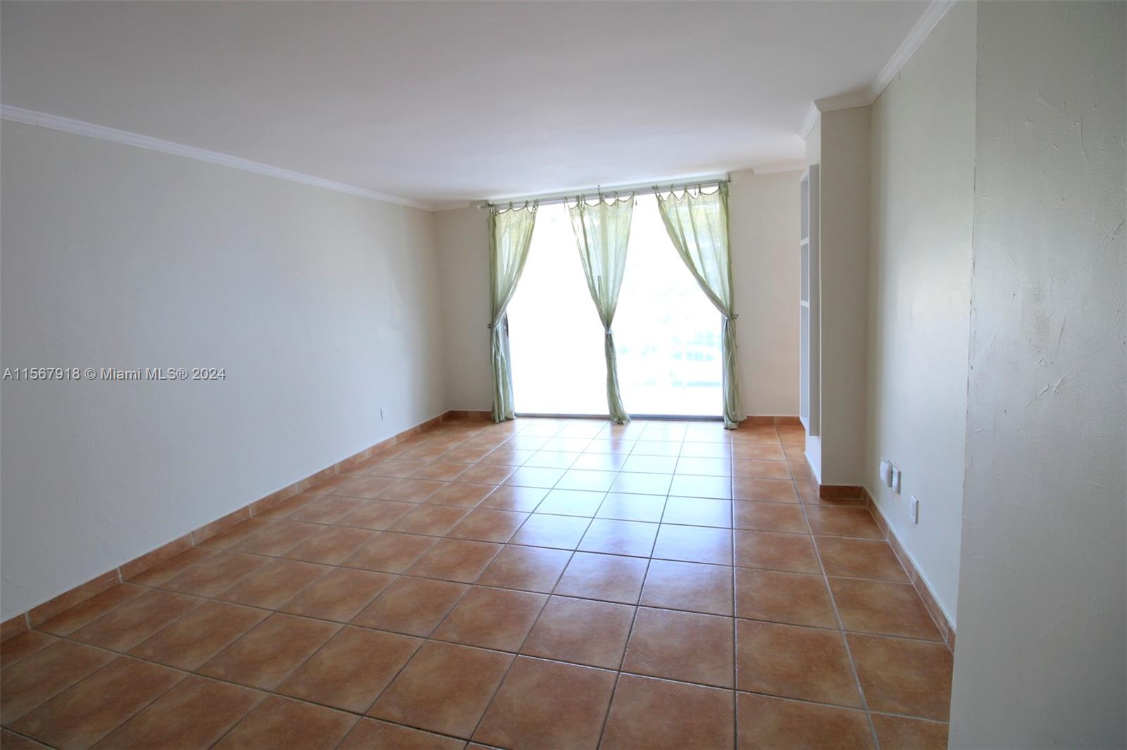 REEF NORTH CONDO - Residential Lease