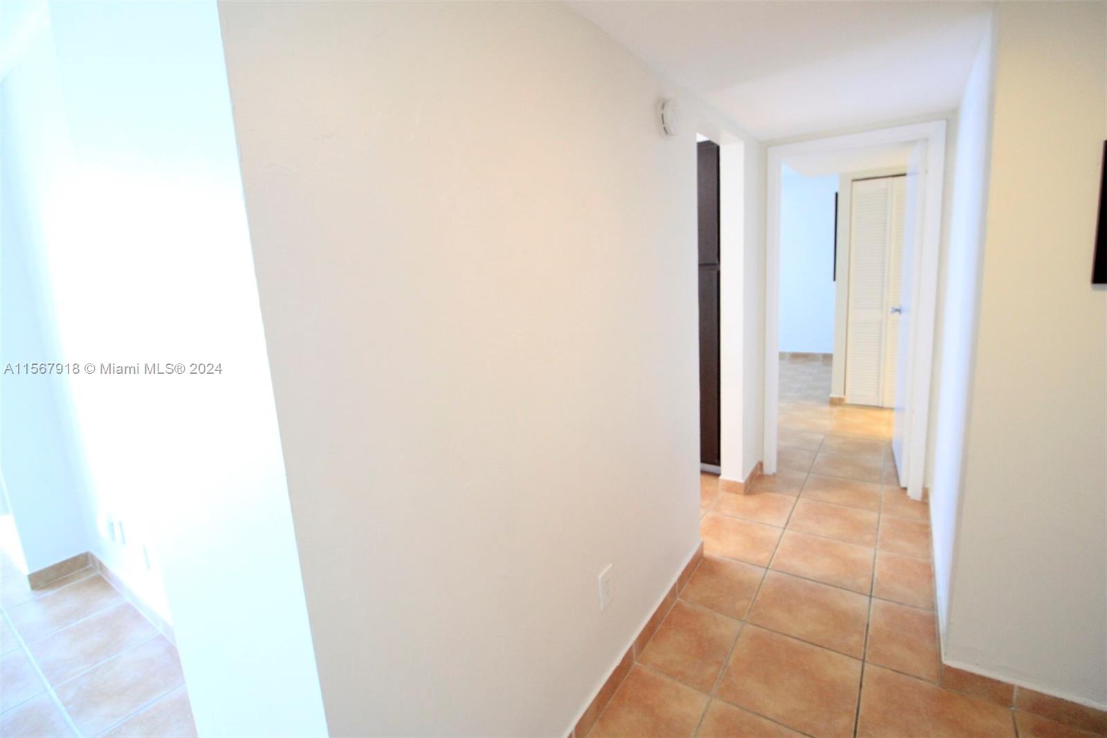 REEF NORTH CONDO - Residential Lease
