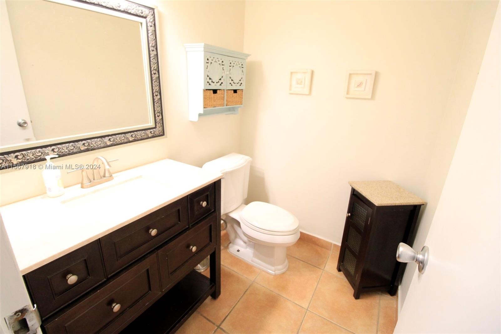 REEF NORTH CONDO - Residential Lease