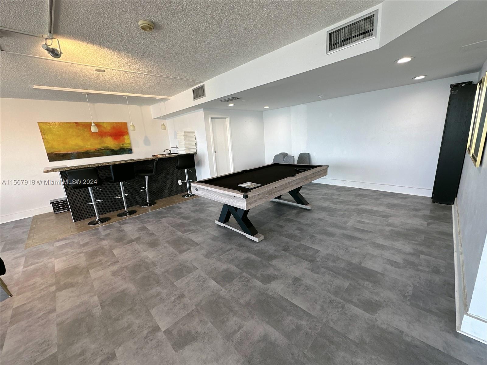 REEF NORTH CONDO - Residential Lease