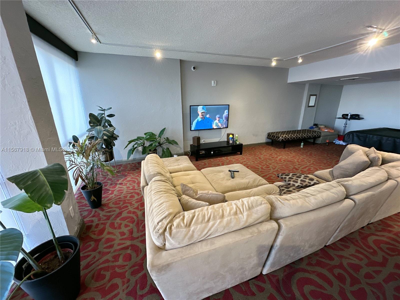 REEF NORTH CONDO - Residential Lease