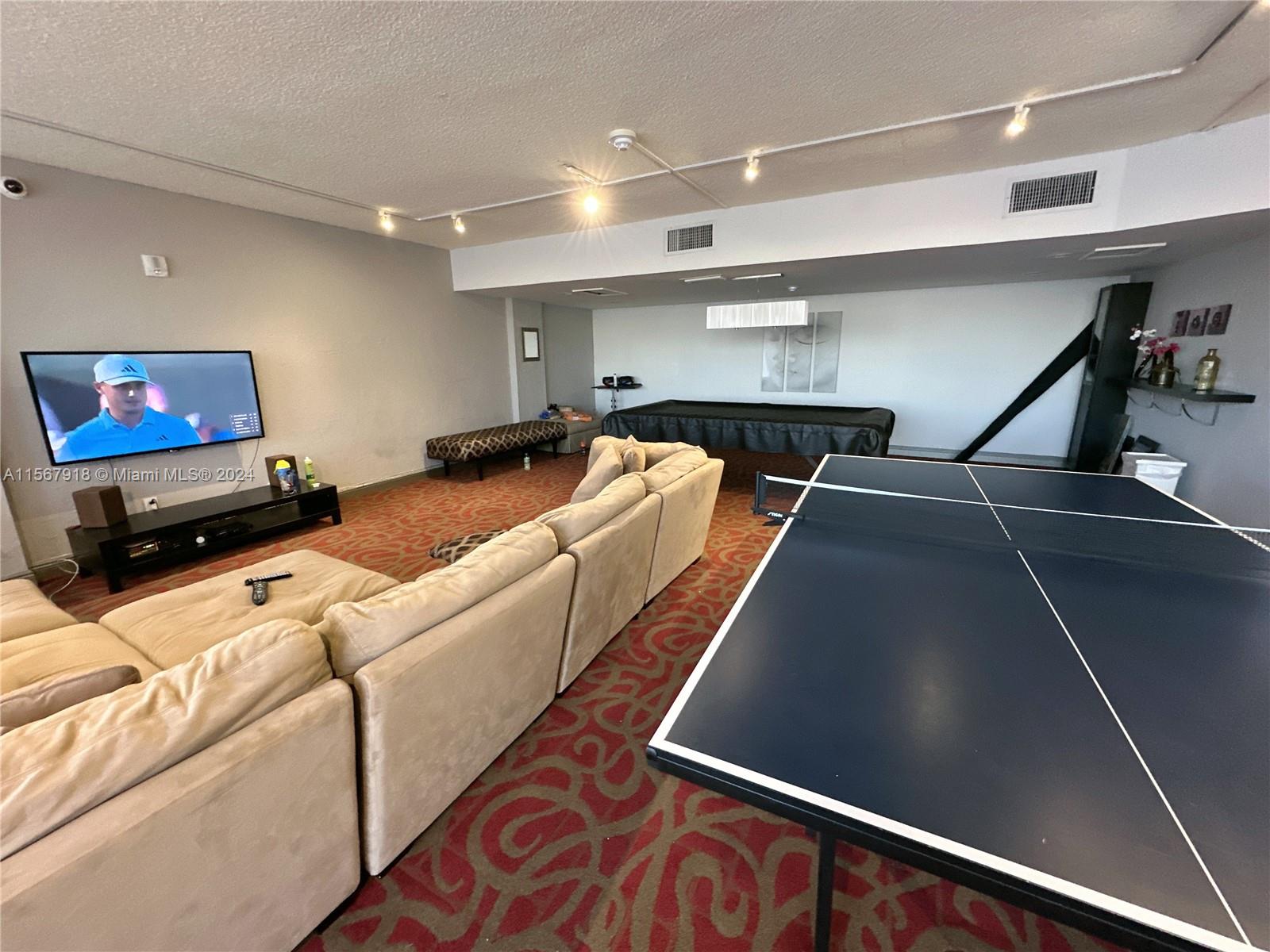 REEF NORTH CONDO - Residential Lease