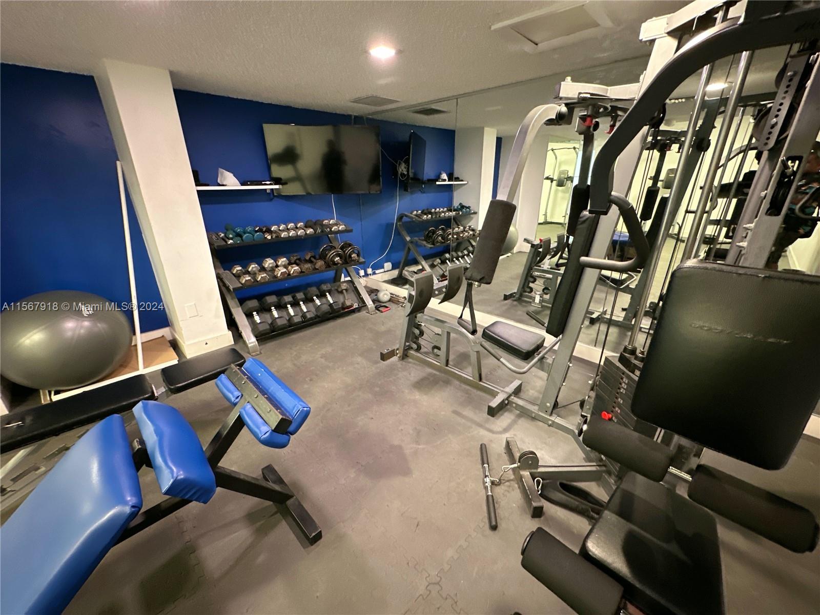 REEF NORTH CONDO - Residential Lease