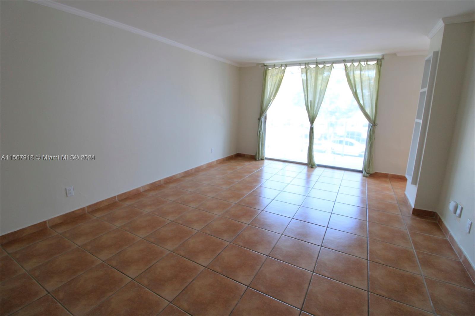 REEF NORTH CONDO - Residential Lease