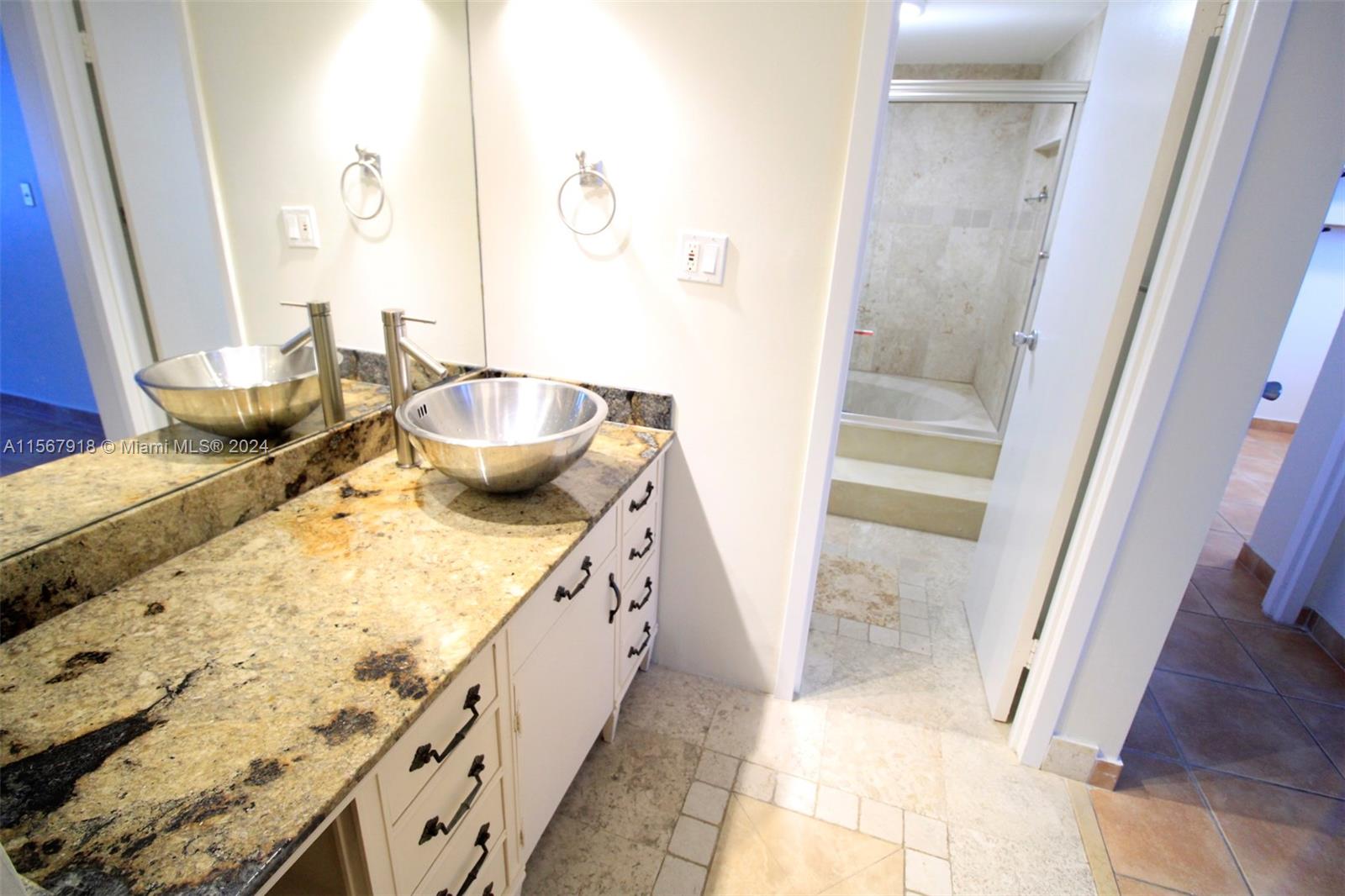 REEF NORTH CONDO - Residential Lease