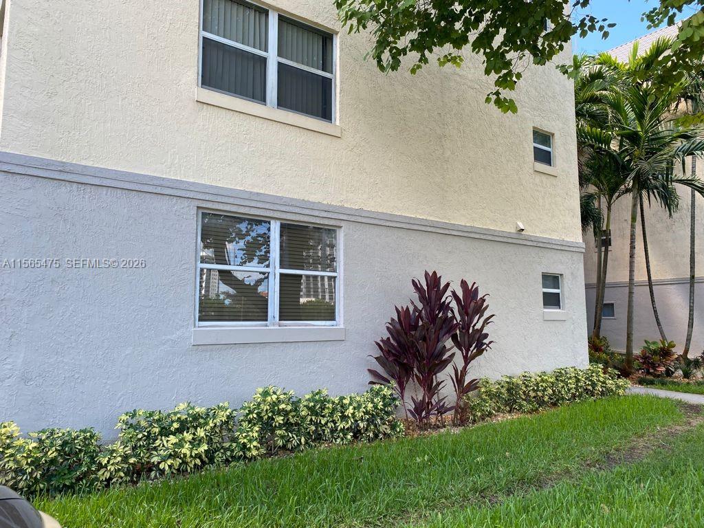 LAS VISTAS AT DORAL CONDO - Residential