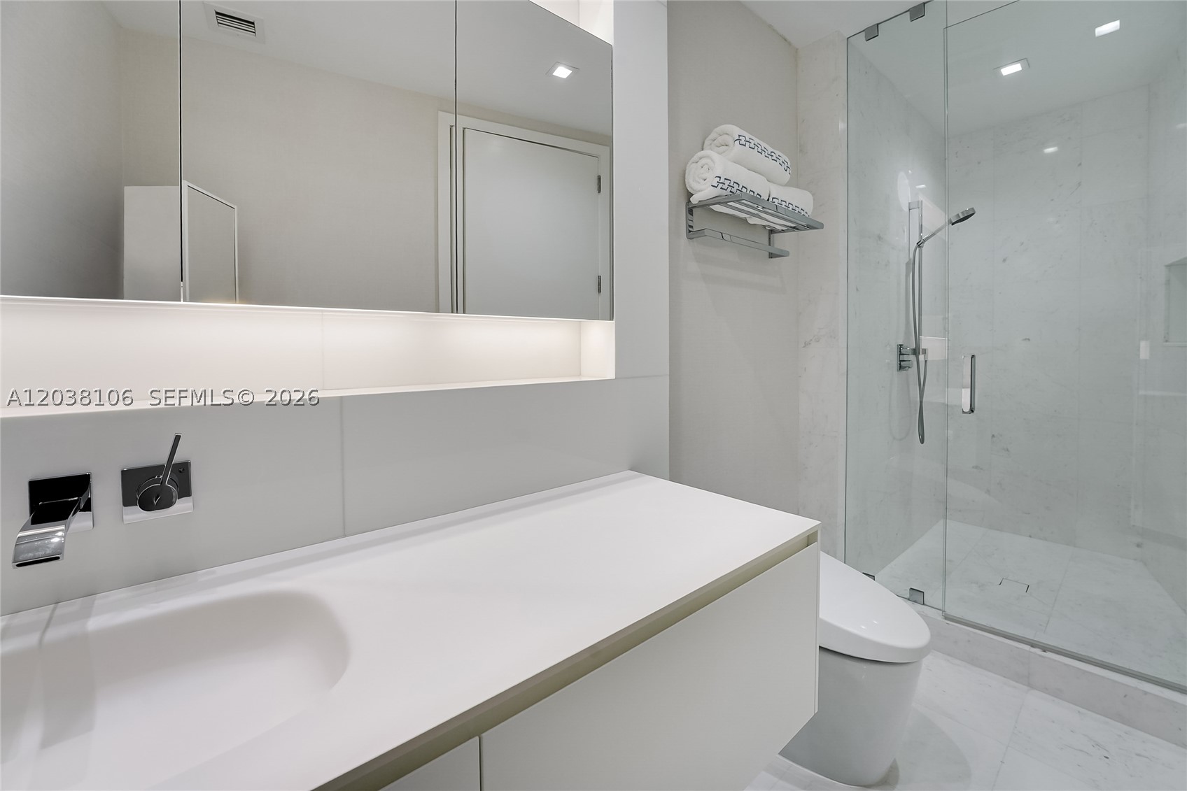 18555 COLLINS AVENUE COND - Residential