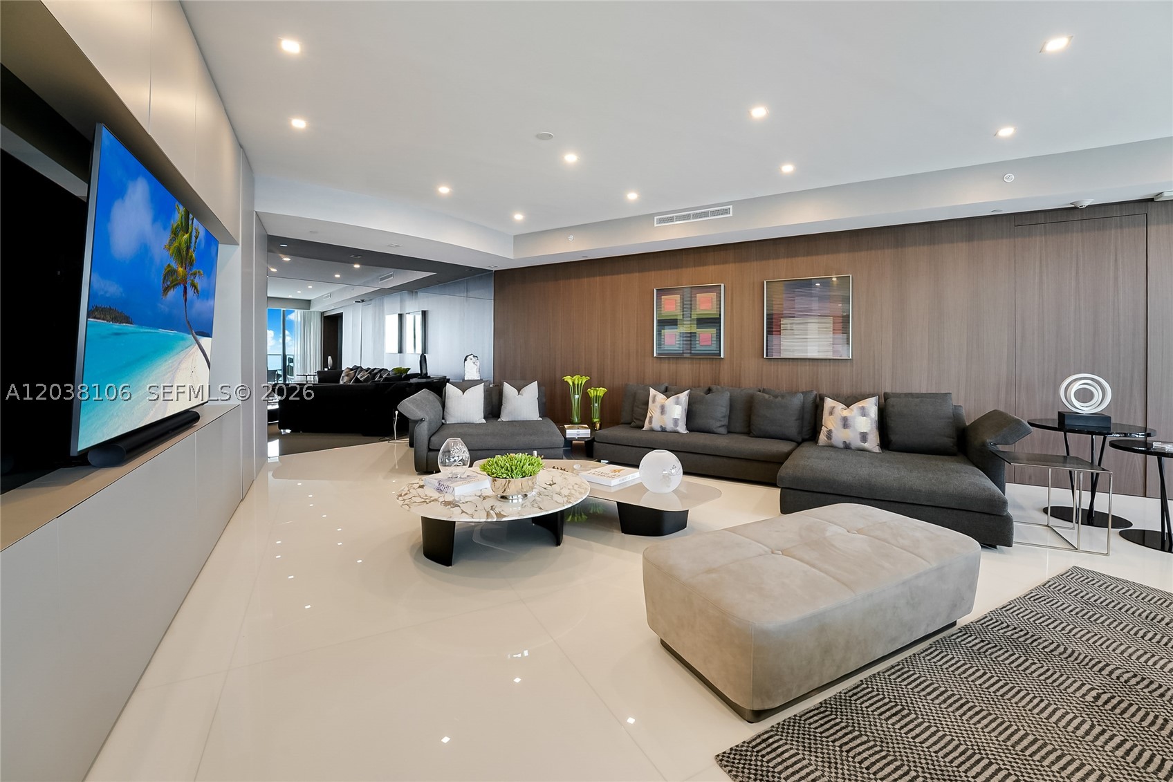 18555 COLLINS AVENUE COND - Residential