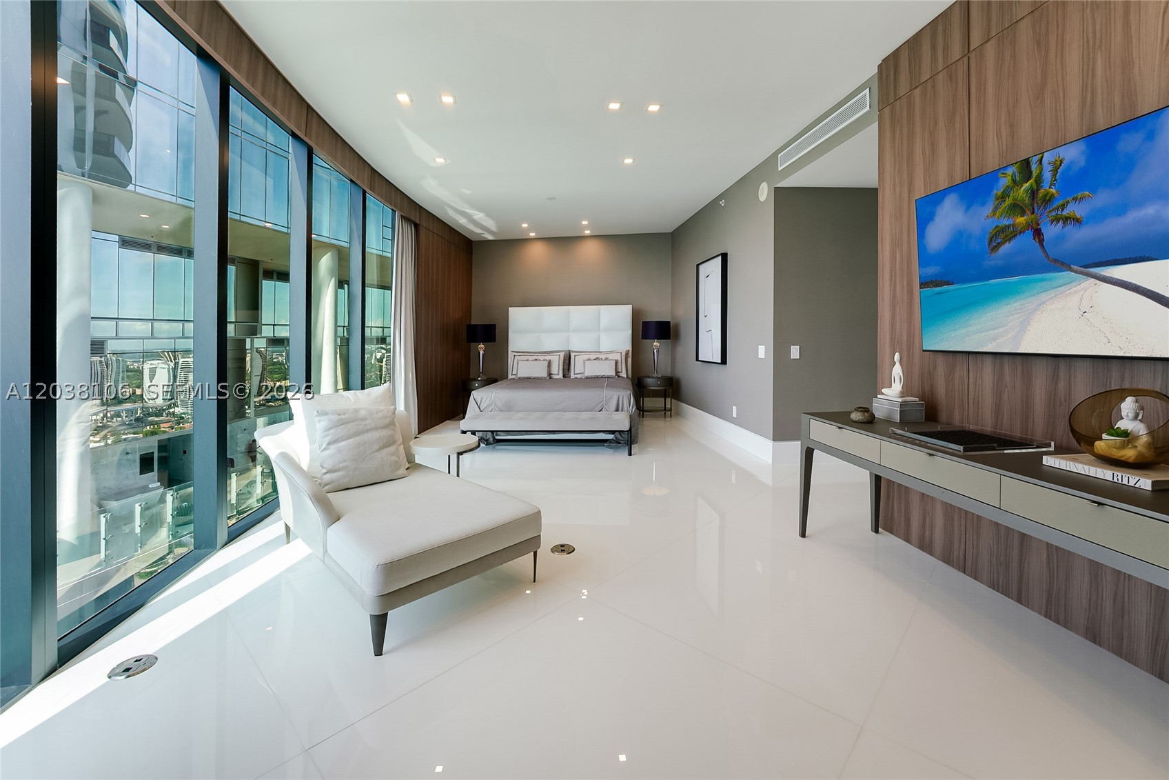 18555 COLLINS AVENUE COND - Residential