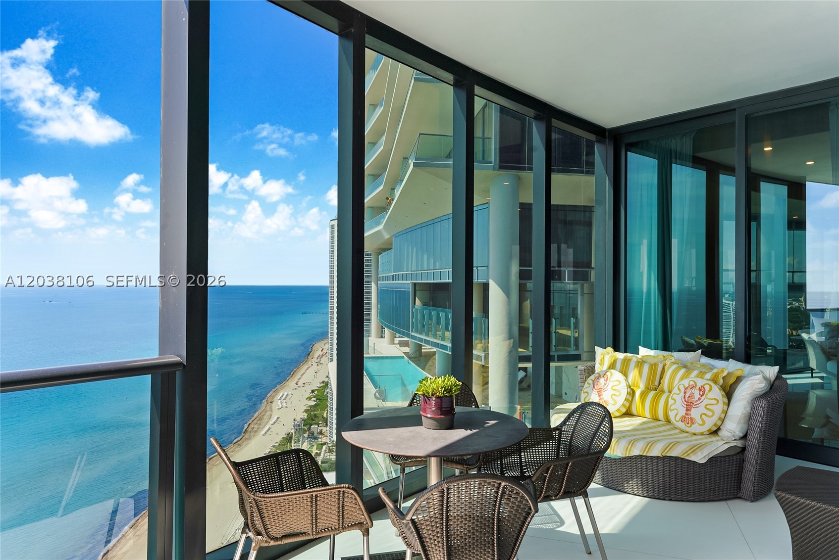 18555 COLLINS AVENUE COND - Residential
