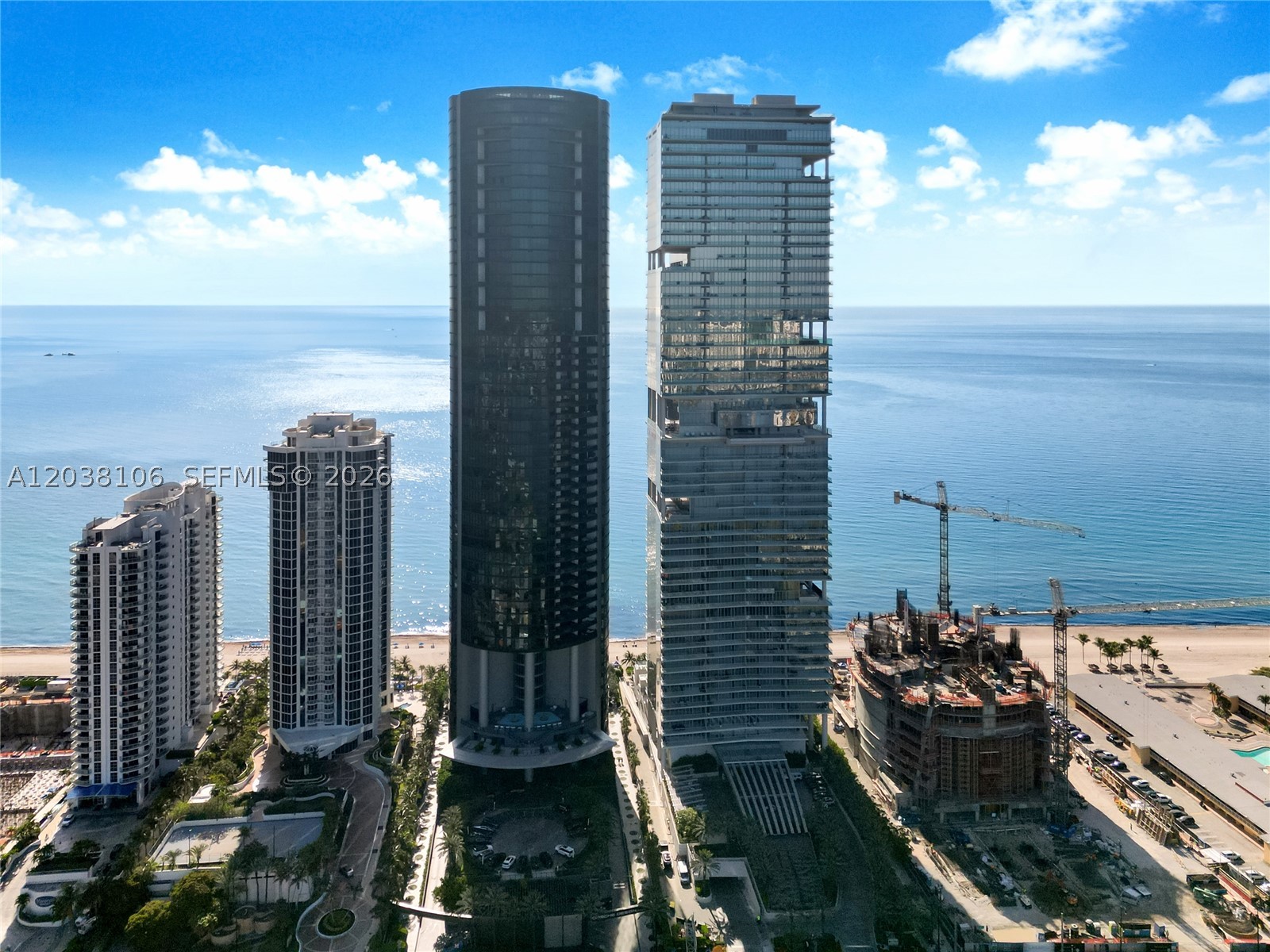 18555 COLLINS AVENUE COND - Residential