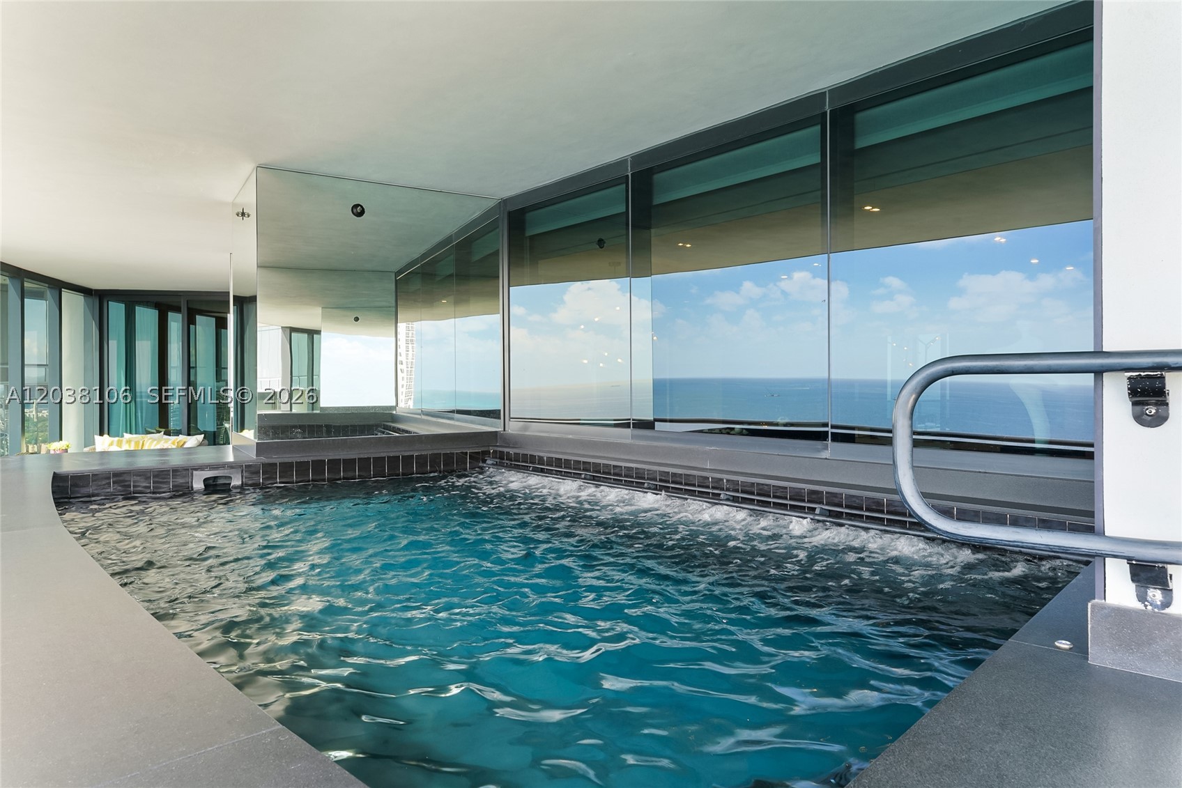 18555 COLLINS AVENUE COND - Residential