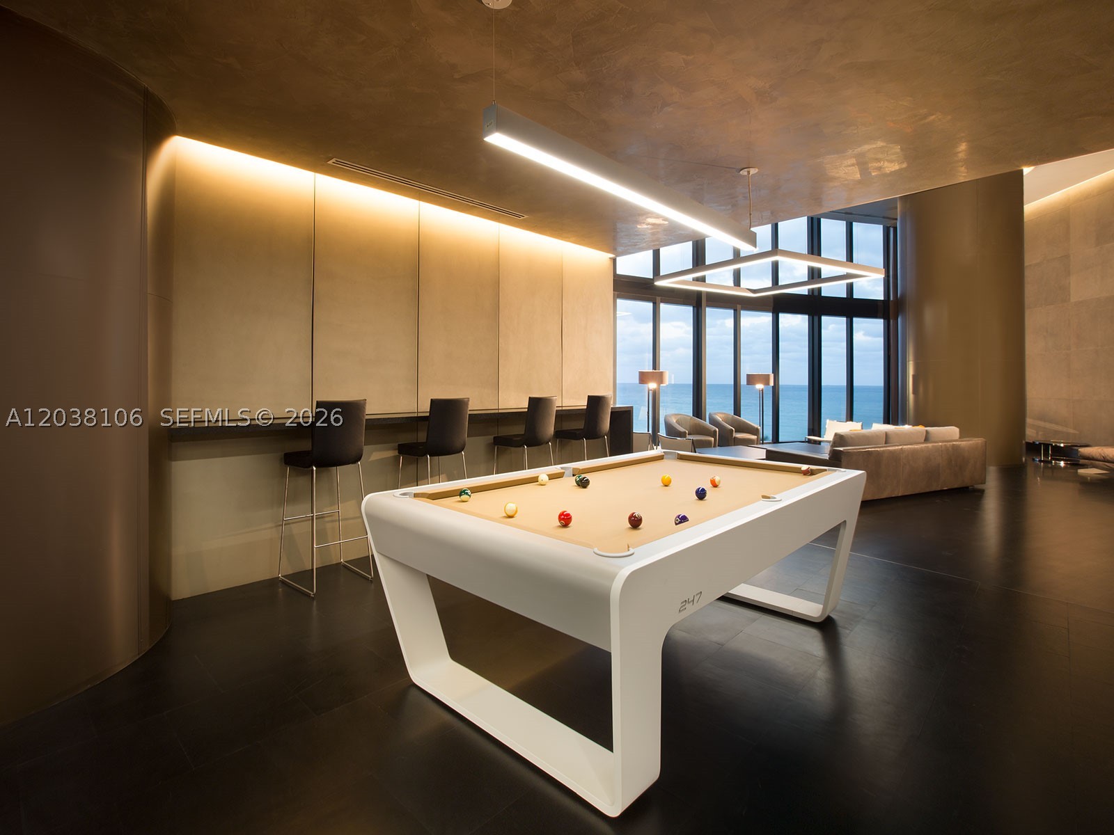 18555 COLLINS AVENUE COND - Residential