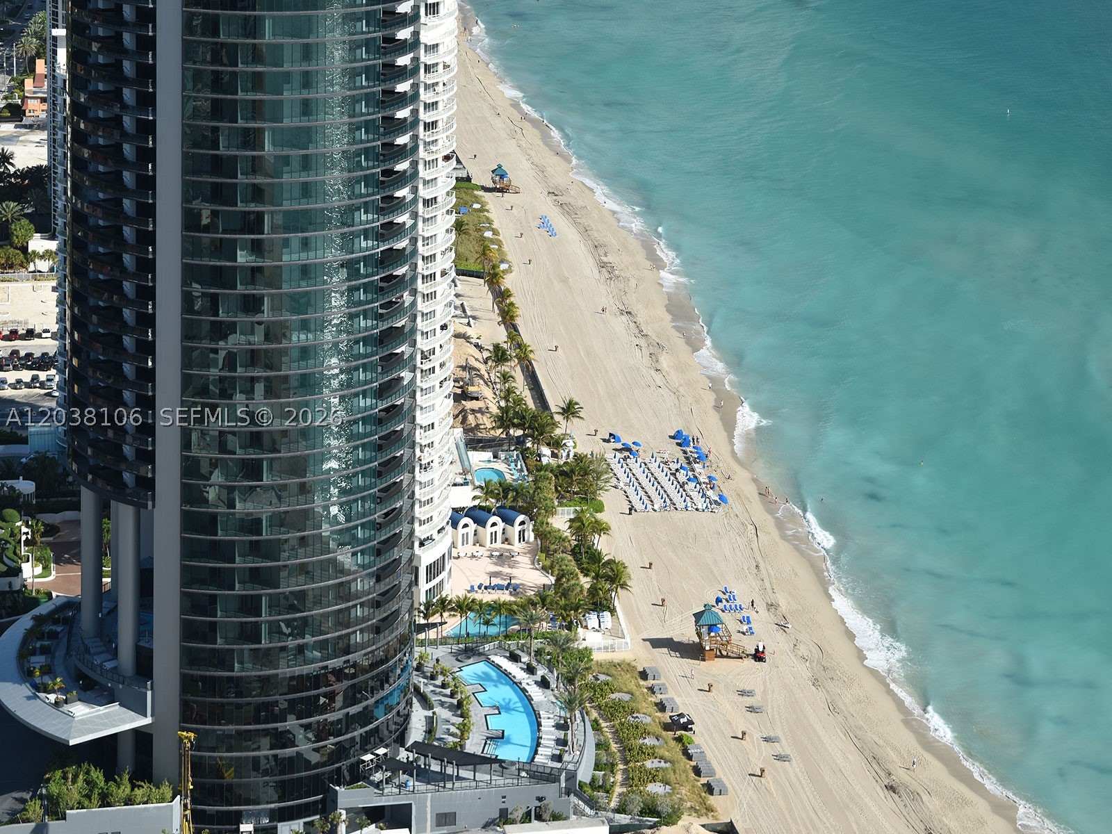 18555 COLLINS AVENUE COND - Residential