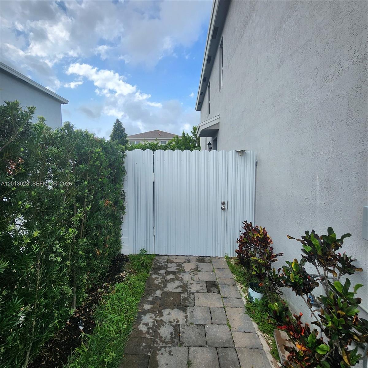 LUCKY START AT SUNRISE ES - Residential Lease