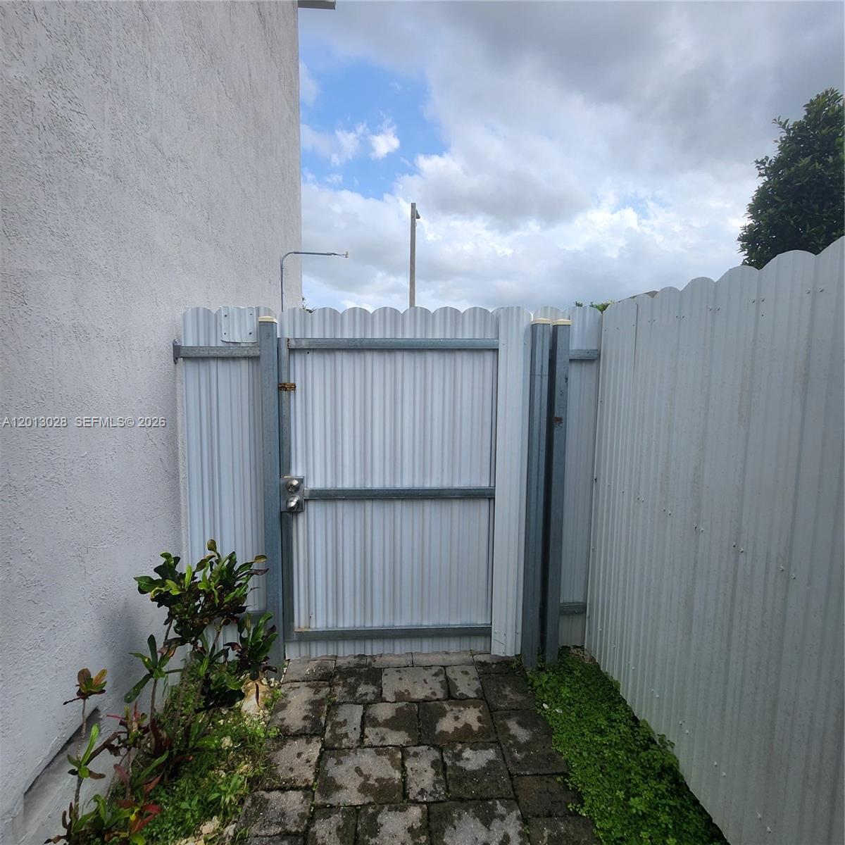 LUCKY START AT SUNRISE ES - Residential Lease