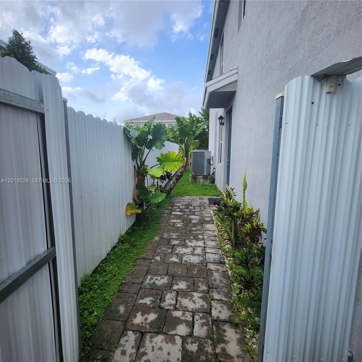 LUCKY START AT SUNRISE ES - Residential Lease