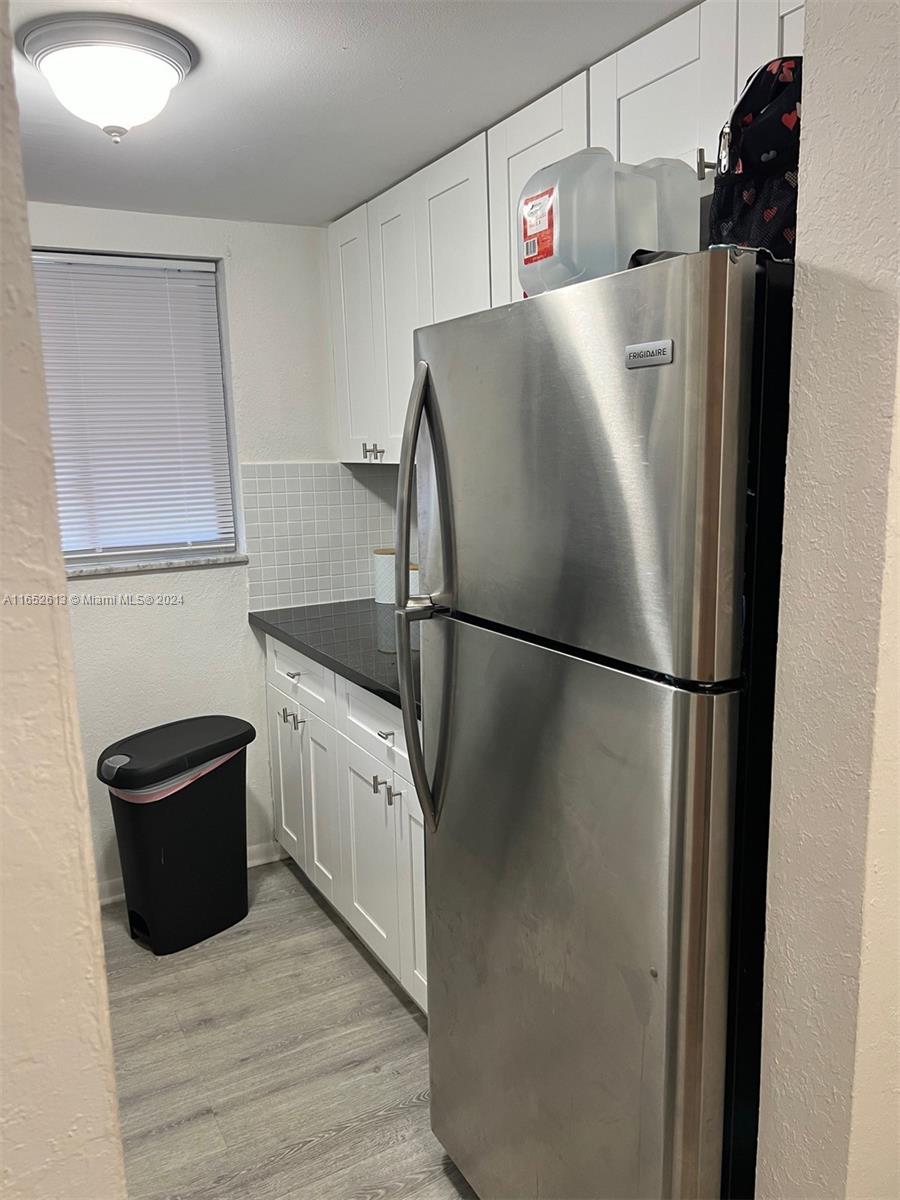 COUNTRY CLUB ESTATES UNIT - Residential Lease