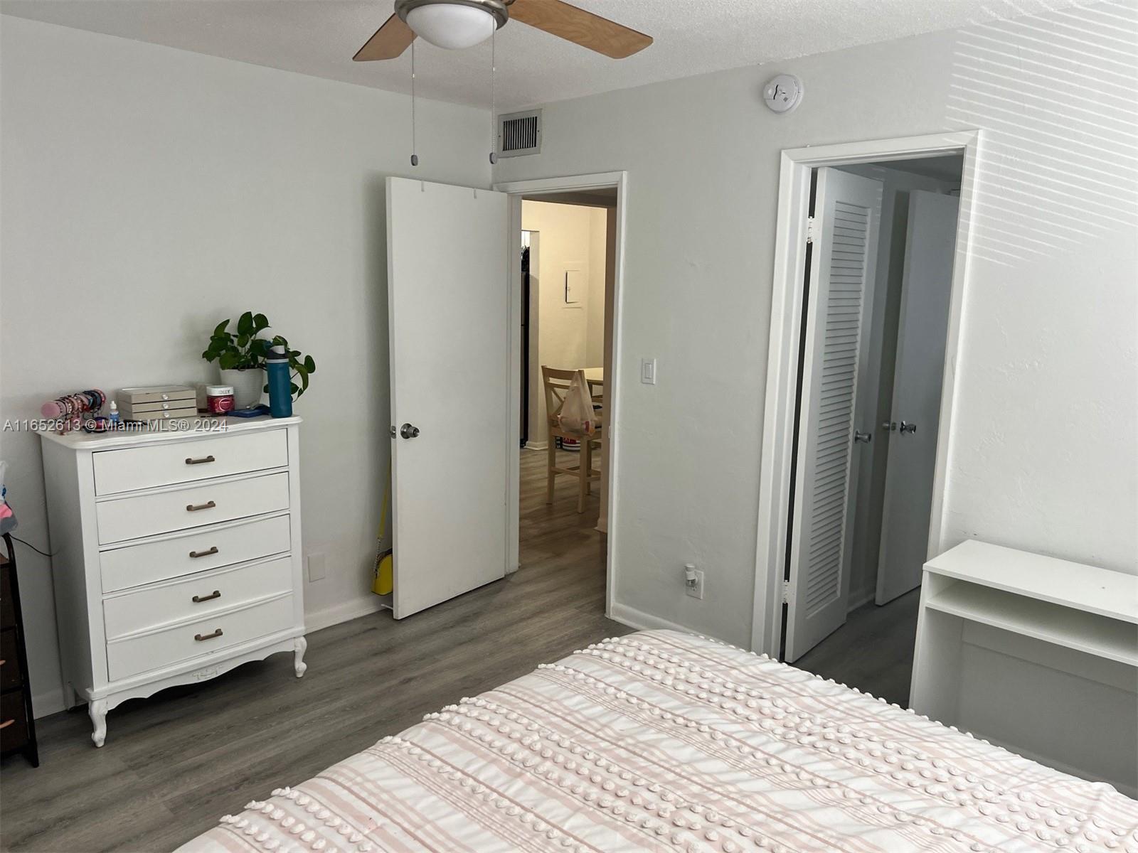 COUNTRY CLUB ESTATES UNIT - Residential Lease