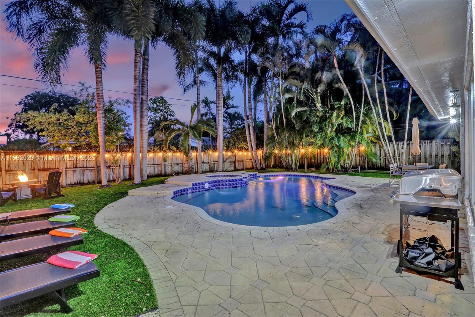 HOLLYWOOD COUNTRY CLUB ES - Residential Lease