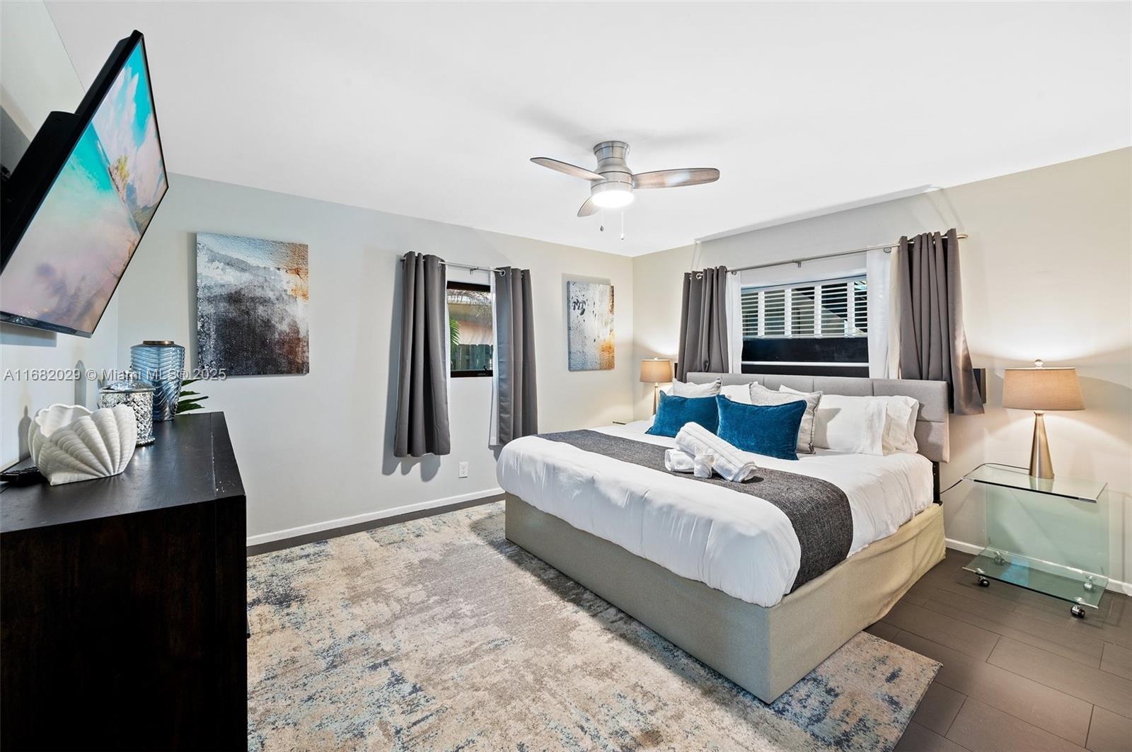 HOLLYWOOD COUNTRY CLUB ES - Residential Lease