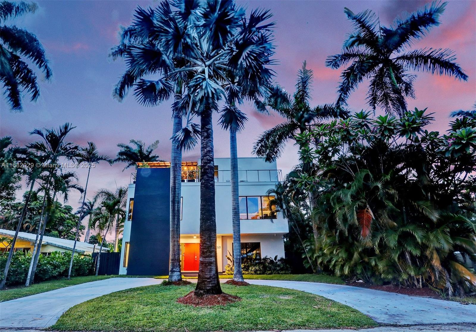 HOLLYWOOD COUNTRY CLUB ES - Residential Lease