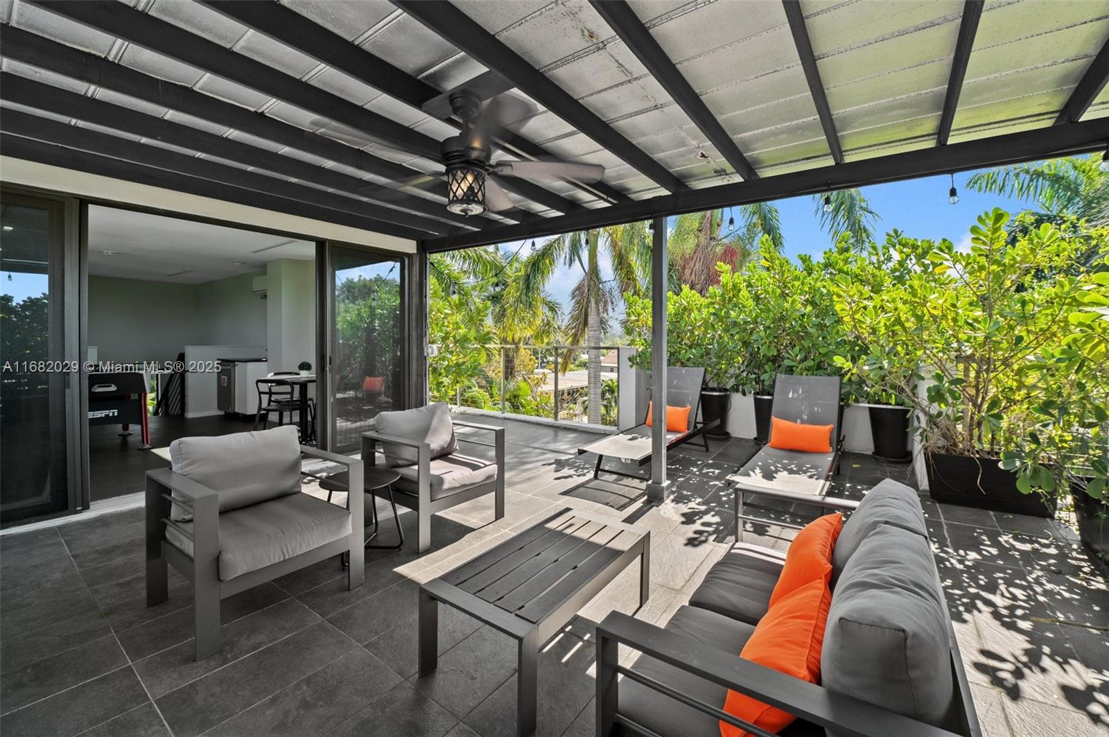 HOLLYWOOD COUNTRY CLUB ES - Residential Lease
