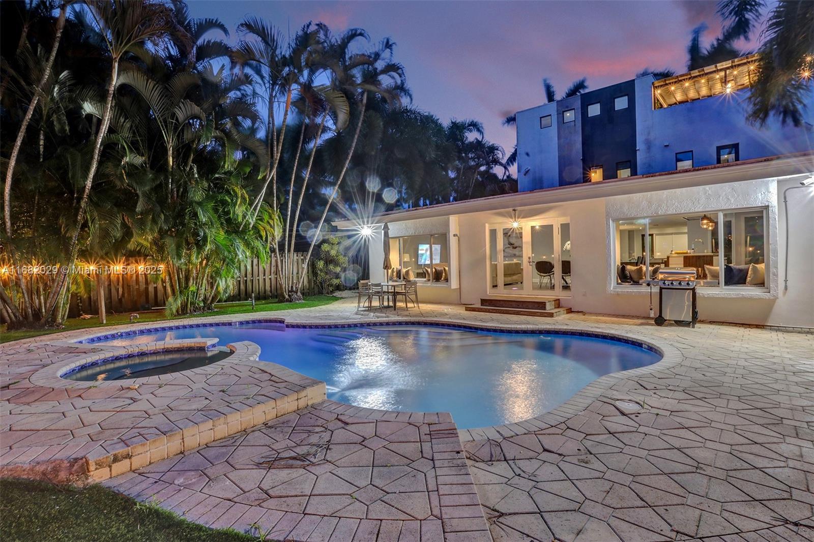 HOLLYWOOD COUNTRY CLUB ES - Residential Lease