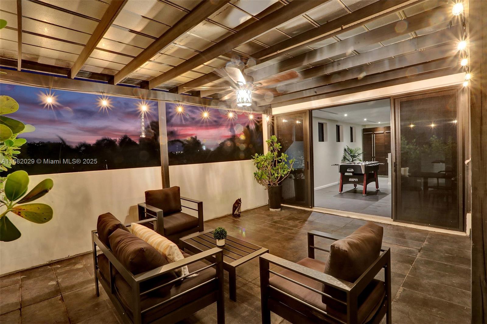 HOLLYWOOD COUNTRY CLUB ES - Residential Lease