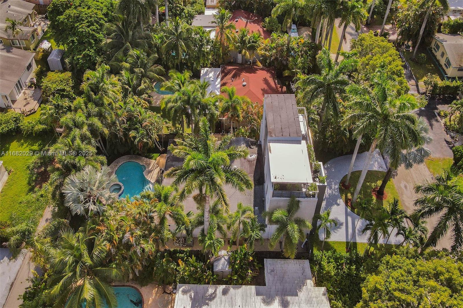 HOLLYWOOD COUNTRY CLUB ES - Residential Lease