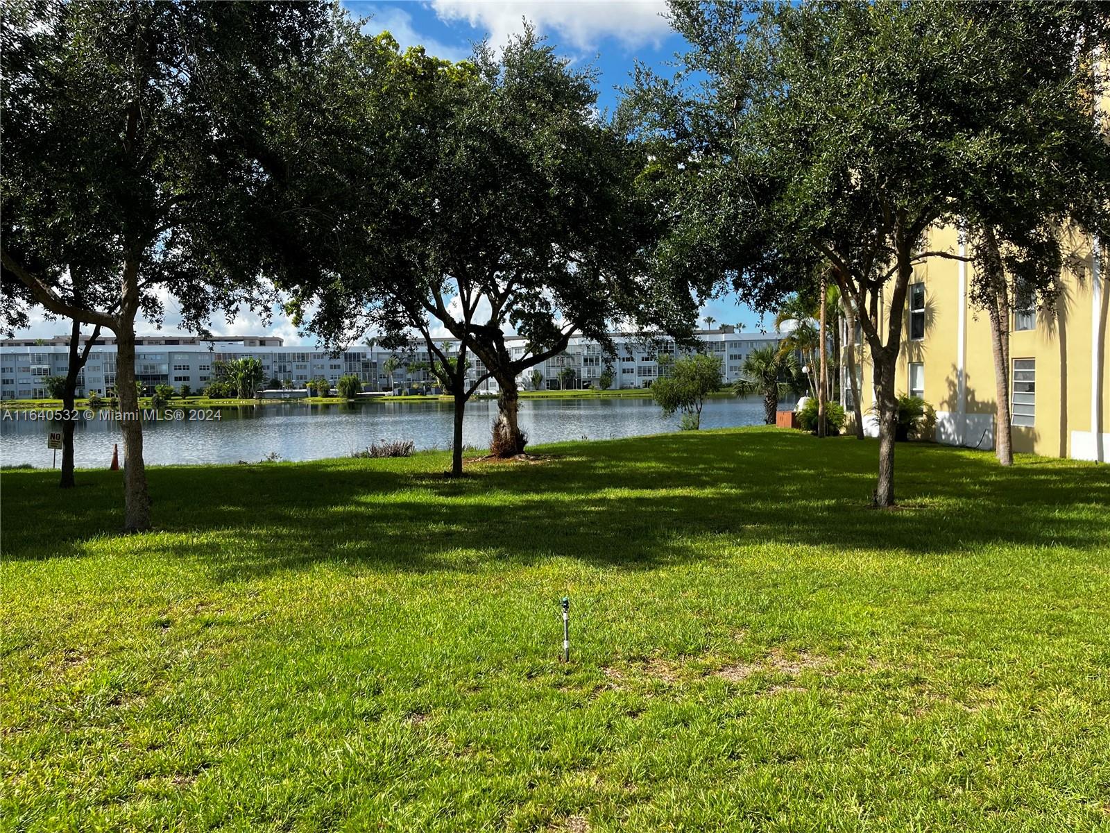 LAKE PARK CONDO NO 1 - BL - Residential