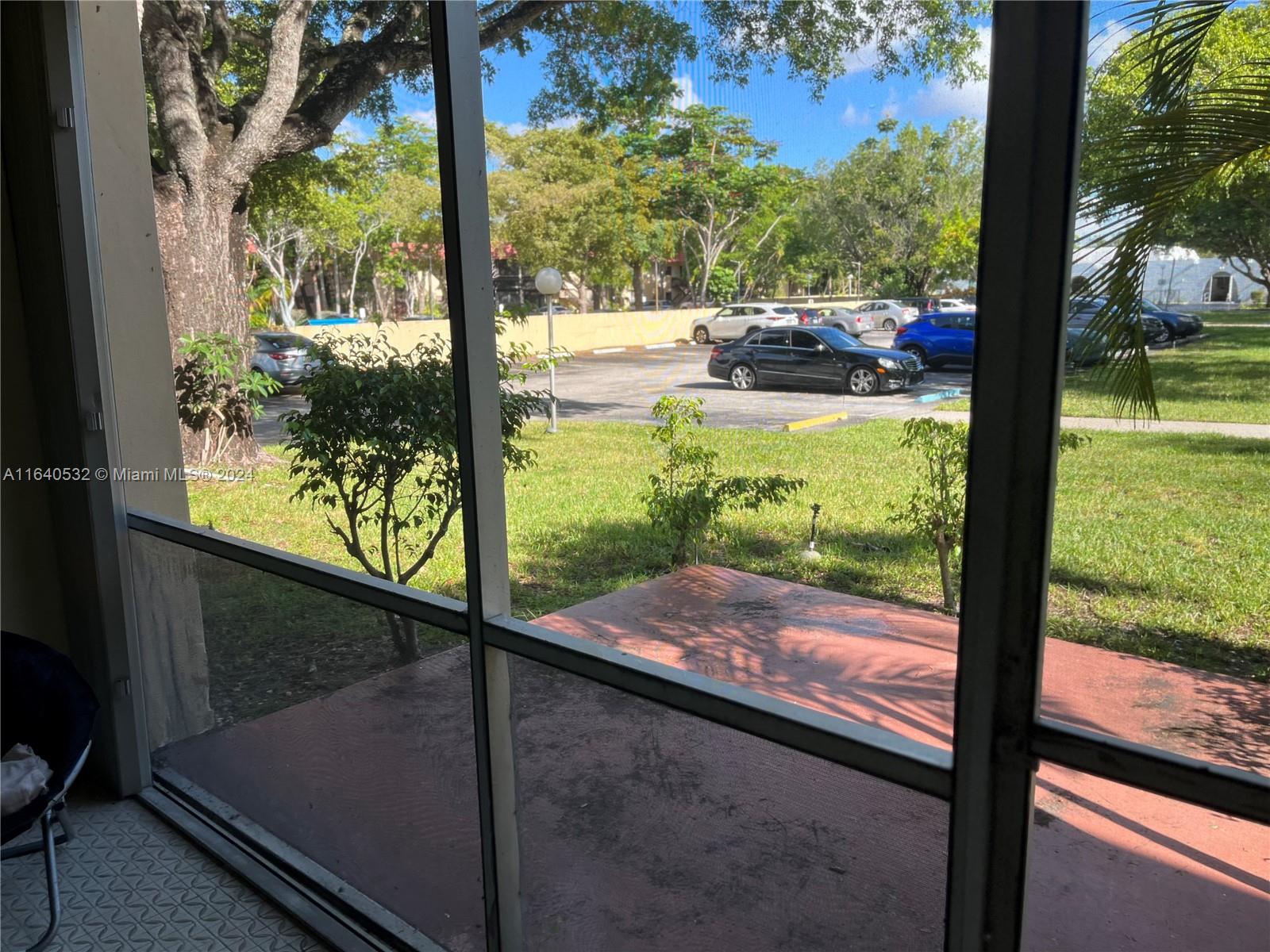 LAKE PARK CONDO NO 1 - BL - Residential
