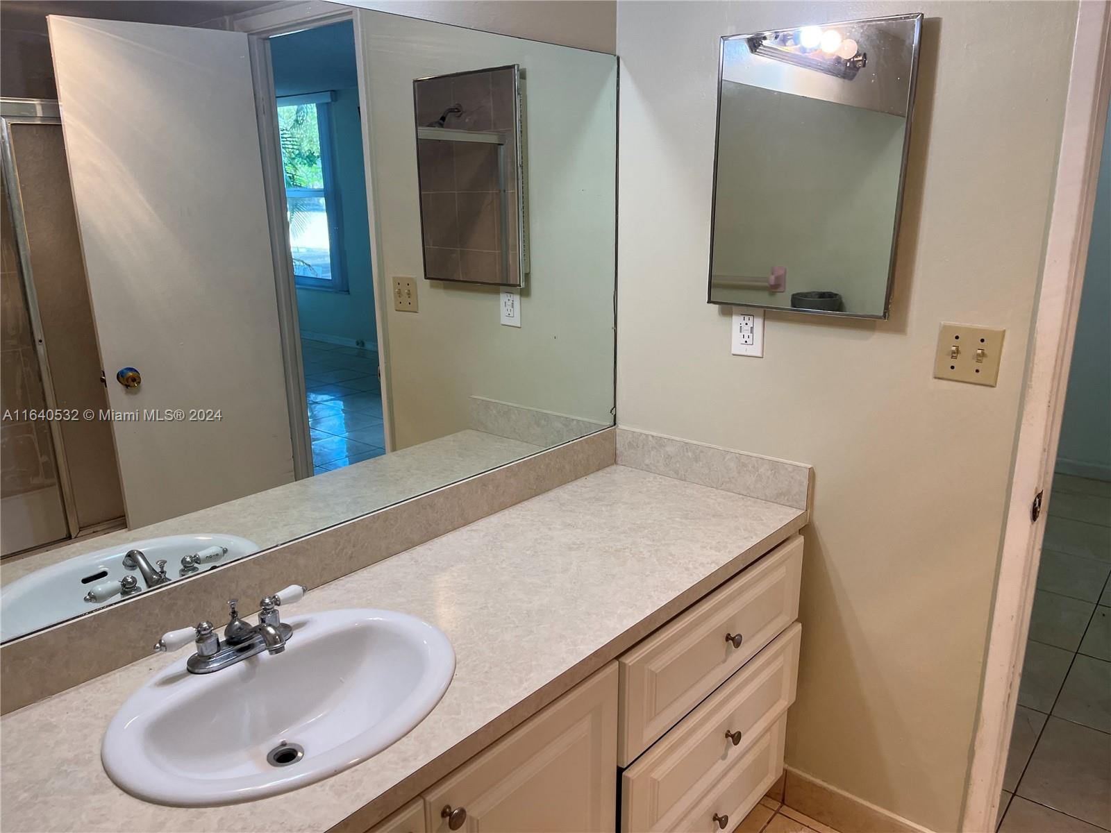 LAKE PARK CONDO NO 1 - BL - Residential