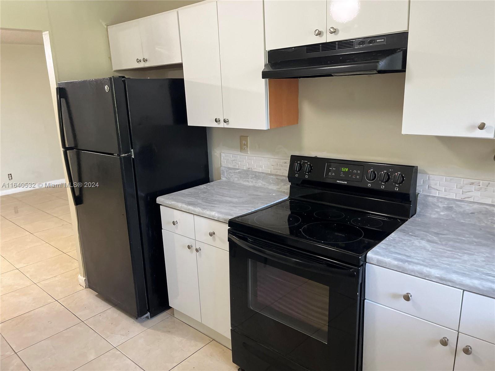 LAKE PARK CONDO NO 1 - BL - Residential