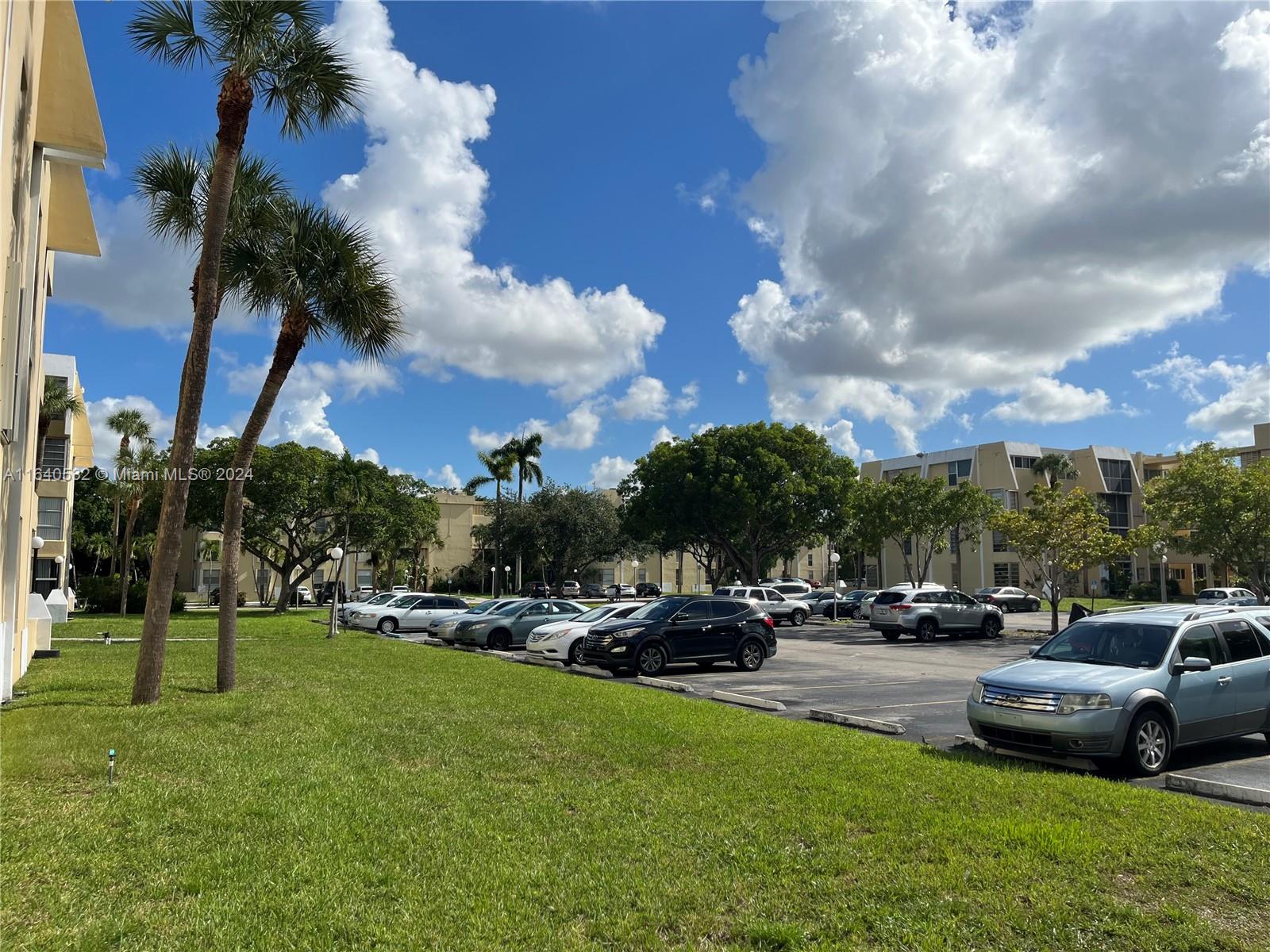 LAKE PARK CONDO NO 1 - BL - Residential