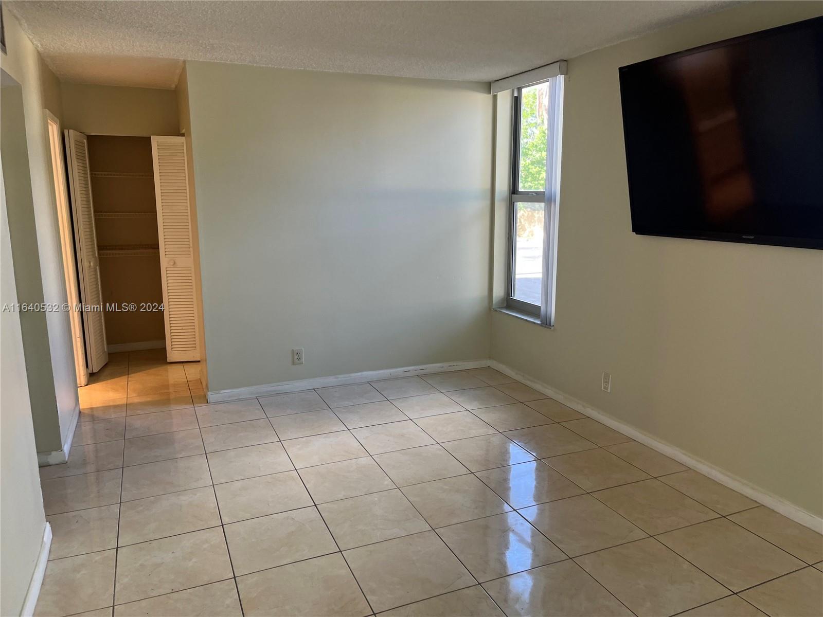 LAKE PARK CONDO NO 1 - BL - Residential