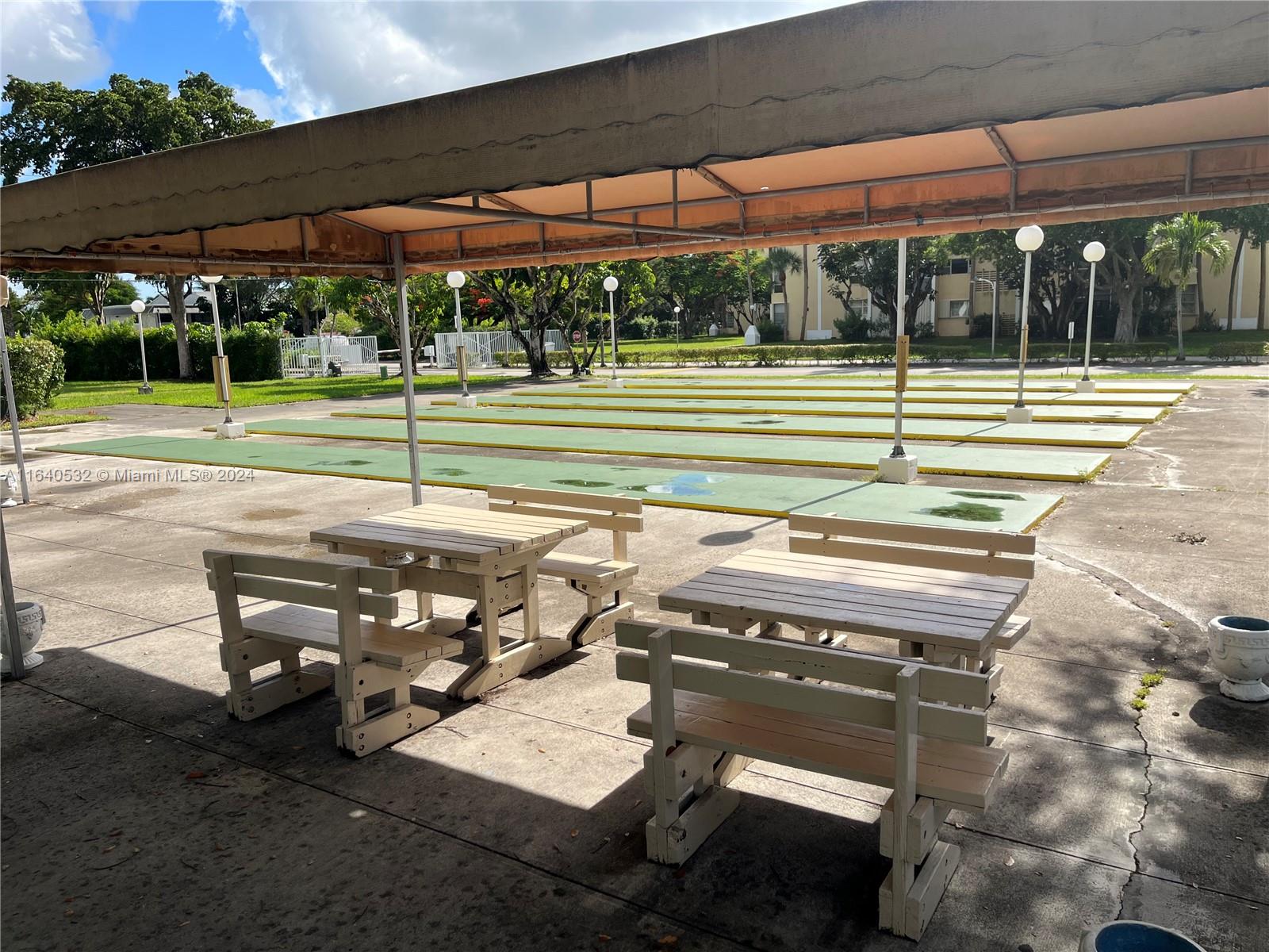 LAKE PARK CONDO NO 1 - BL - Residential