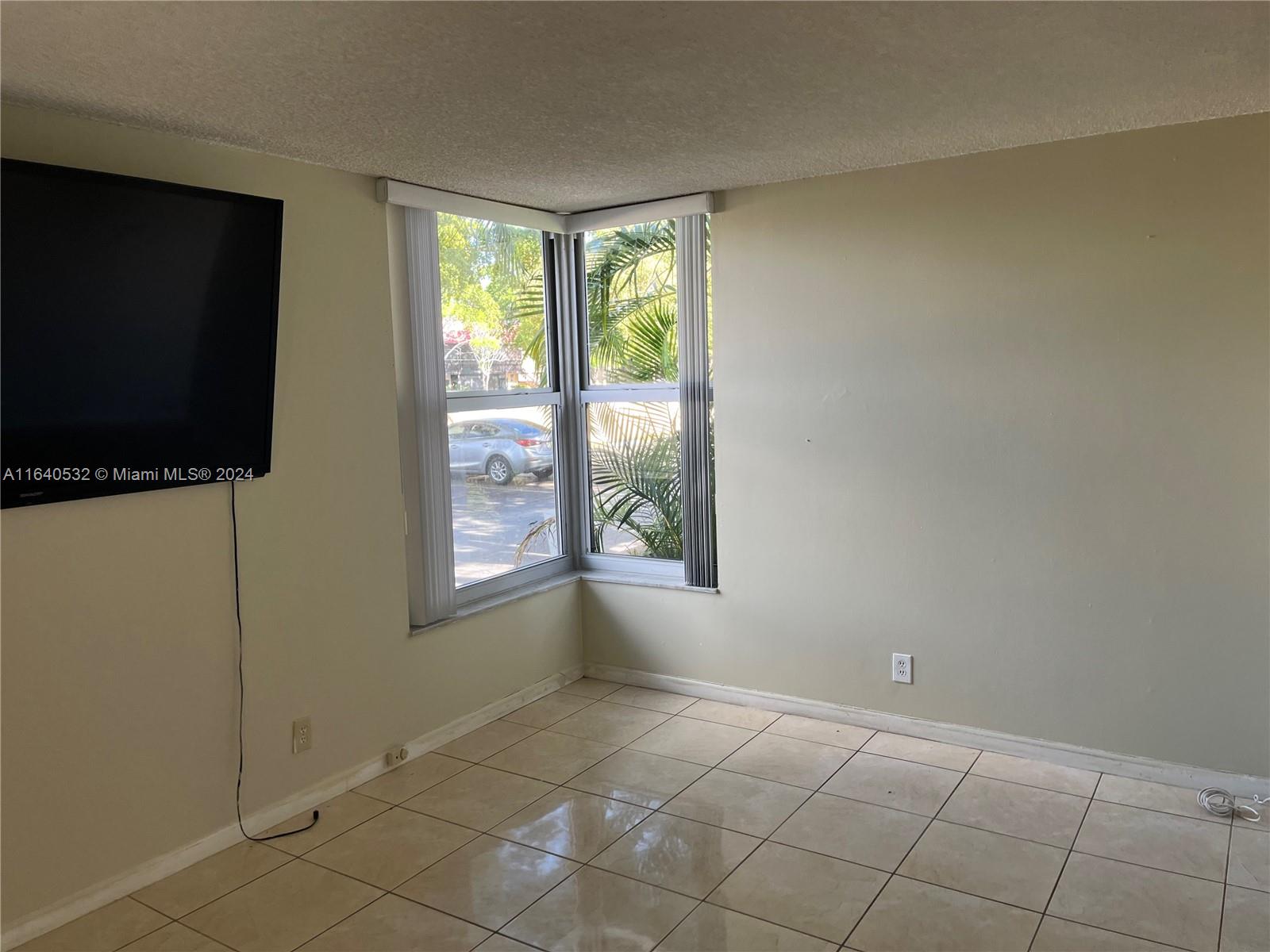 LAKE PARK CONDO NO 1 - BL - Residential