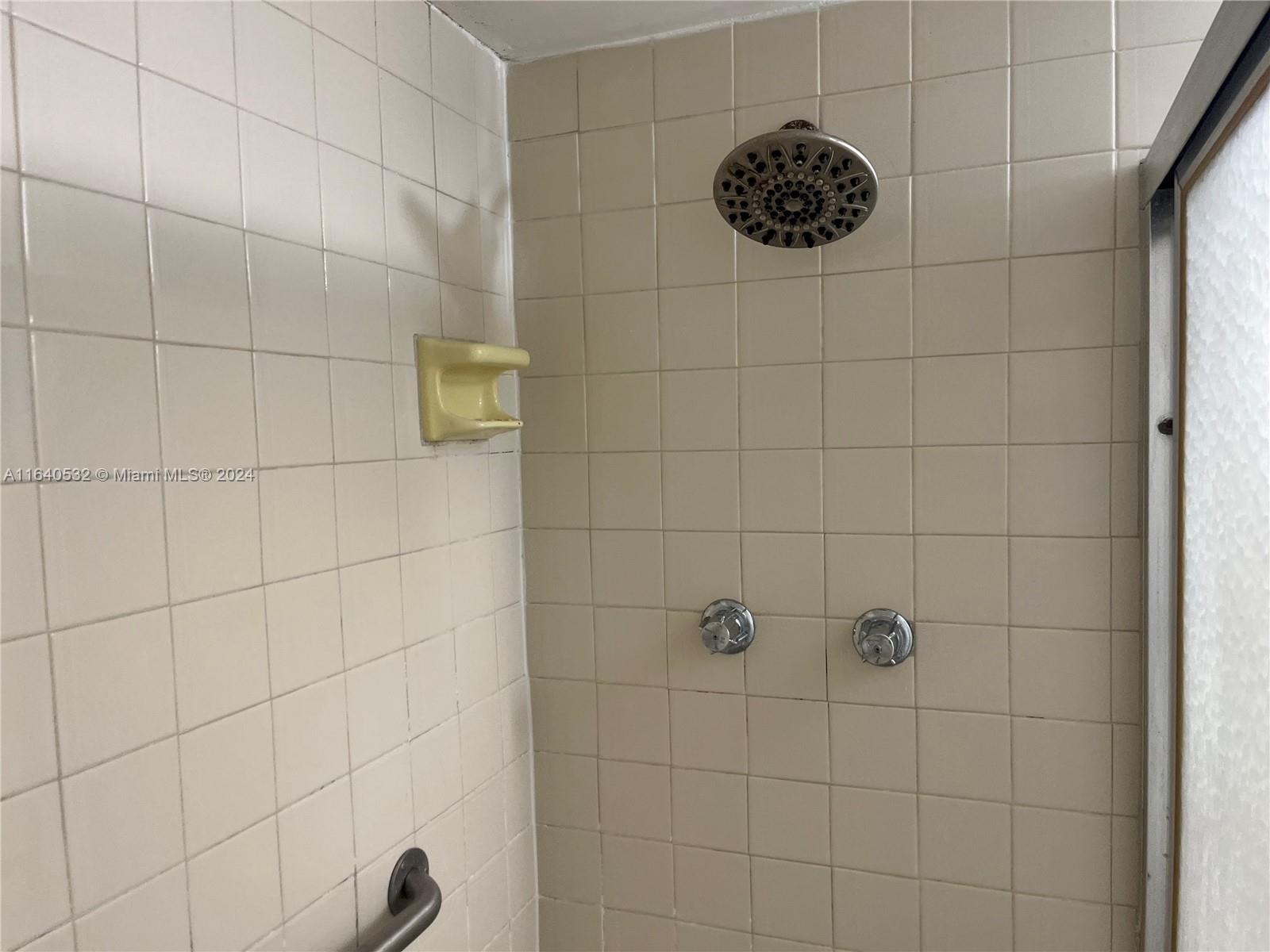 LAKE PARK CONDO NO 1 - BL - Residential