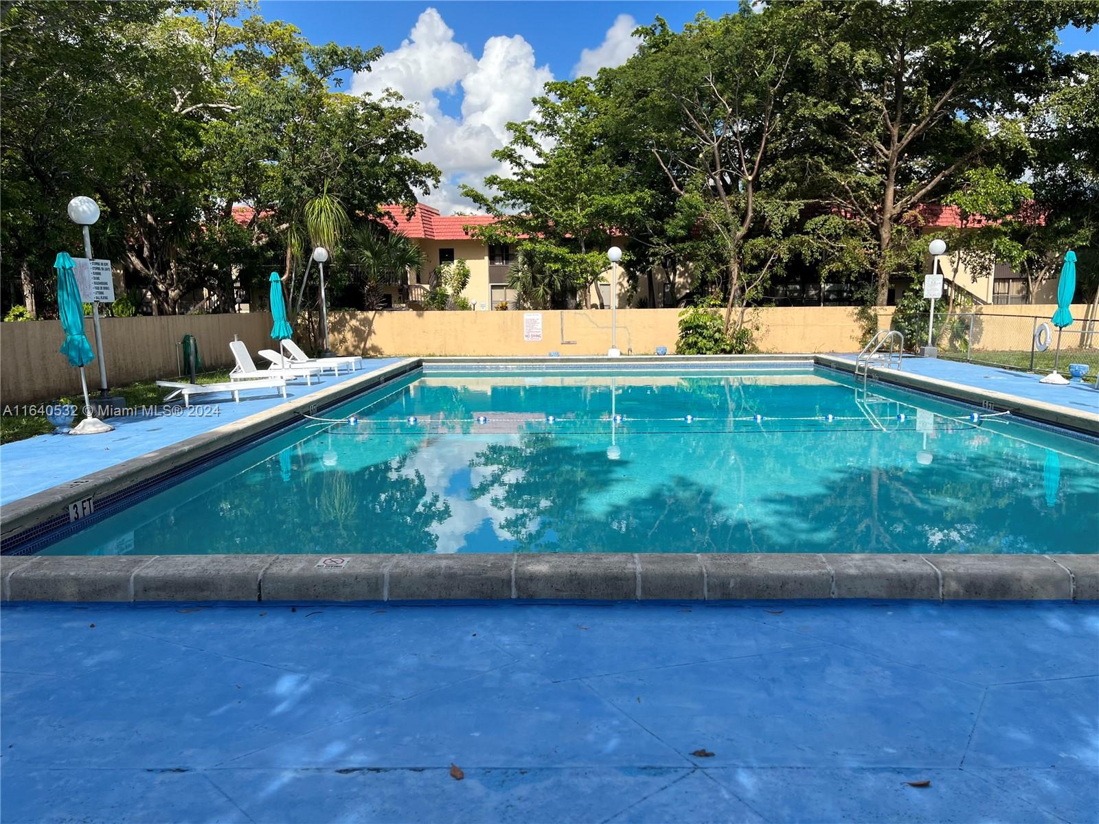 LAKE PARK CONDO NO 1 - BL - Residential