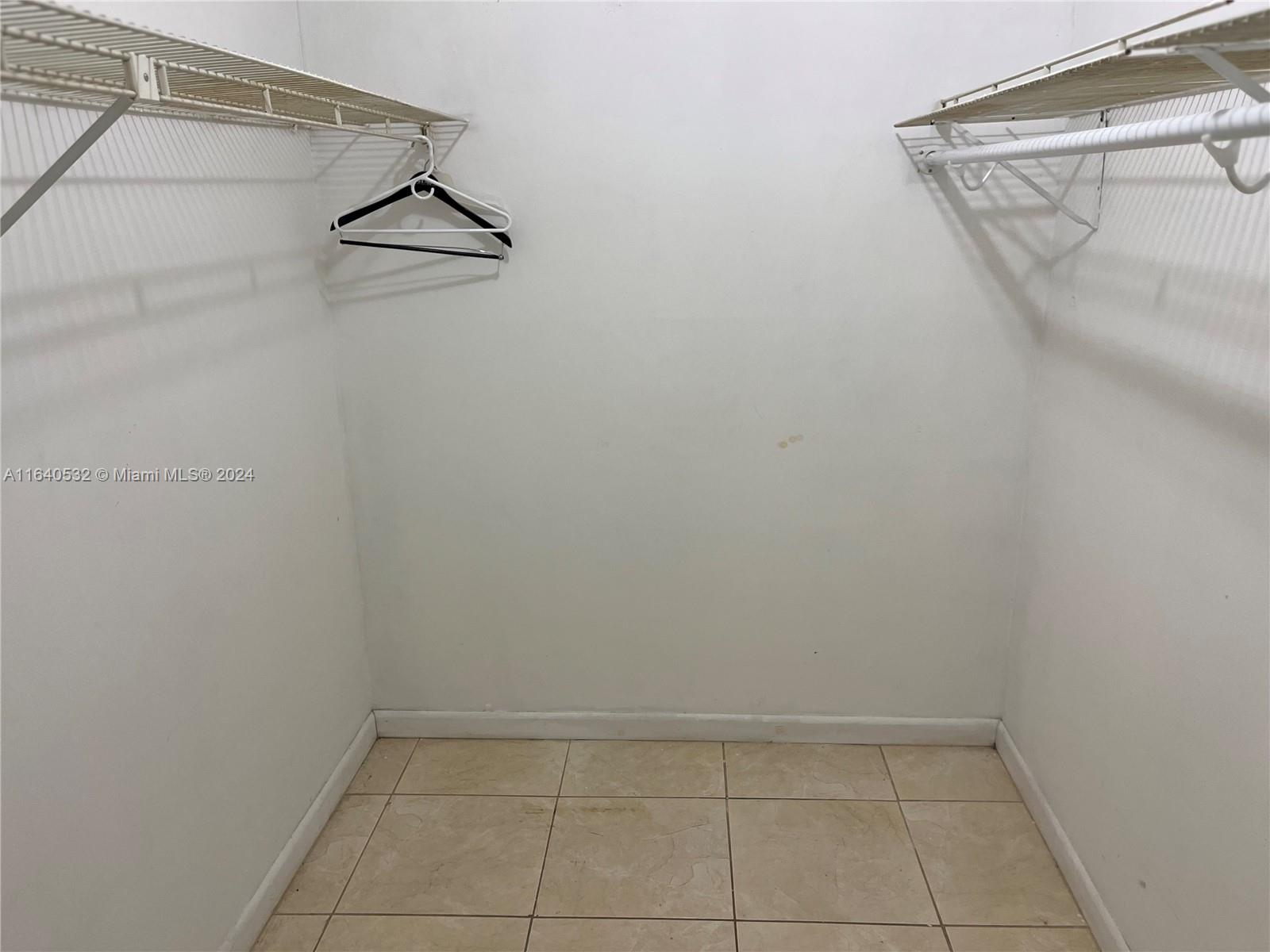LAKE PARK CONDO NO 1 - BL - Residential