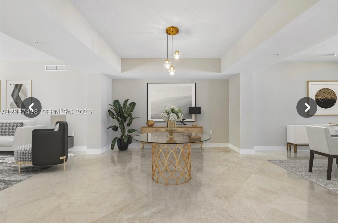 SAYAN CONDO - Residential