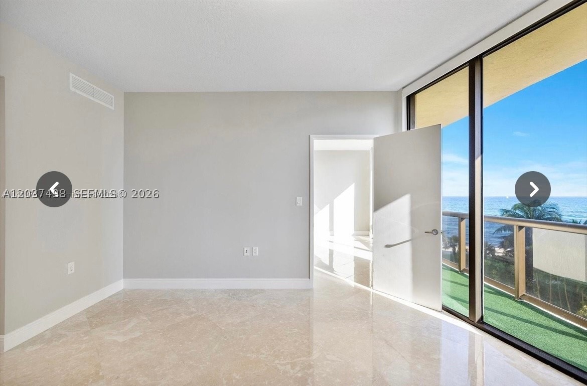 SAYAN CONDO - Residential