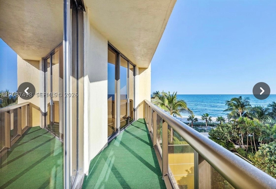 SAYAN CONDO - Residential