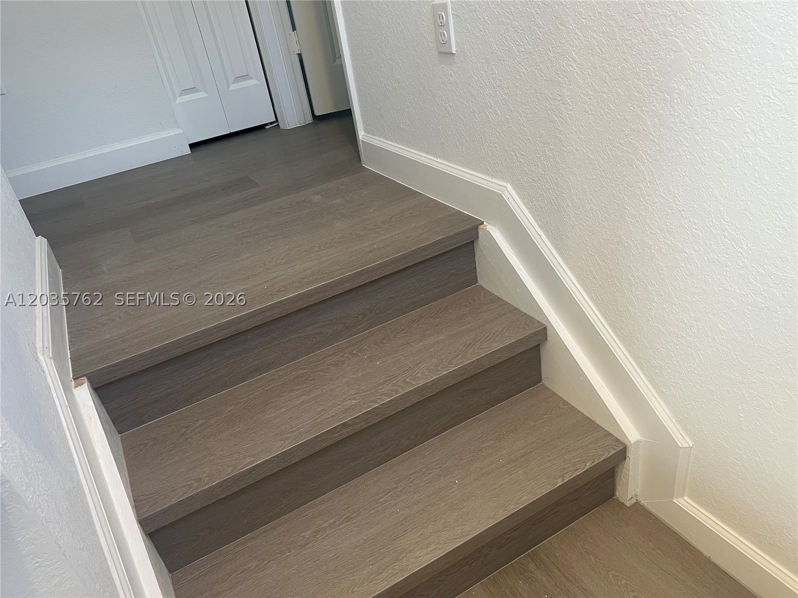 PINE VISTA - Residential Lease