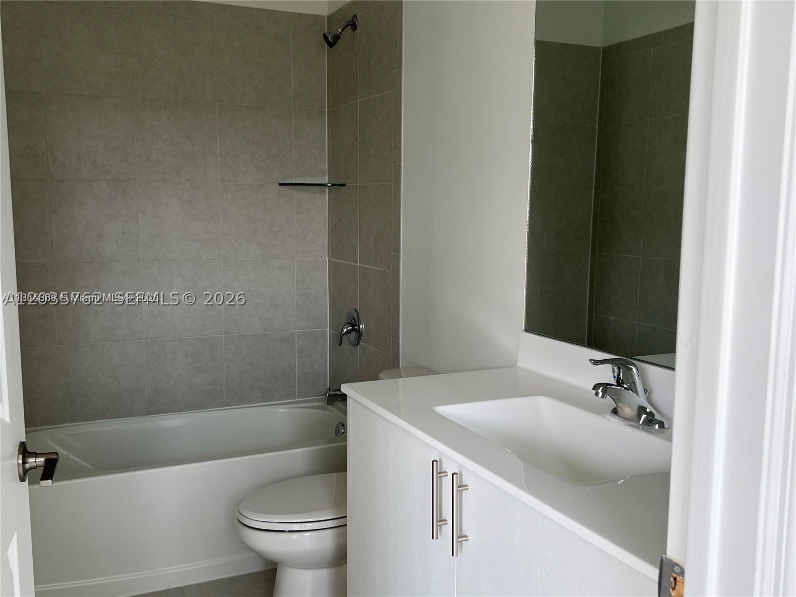 PINE VISTA - Residential Lease