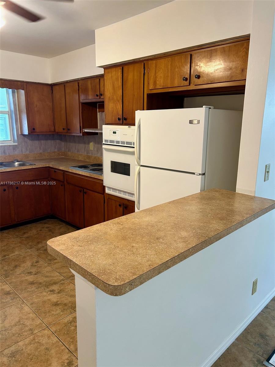 HOLLYWOOD BEACH HEIGHTS S - Residential Lease