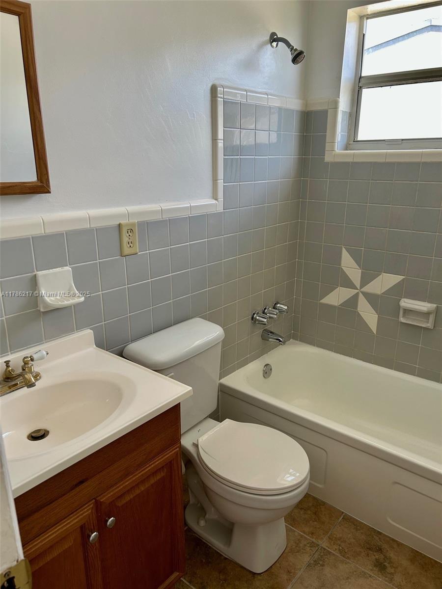 HOLLYWOOD BEACH HEIGHTS S - Residential Lease