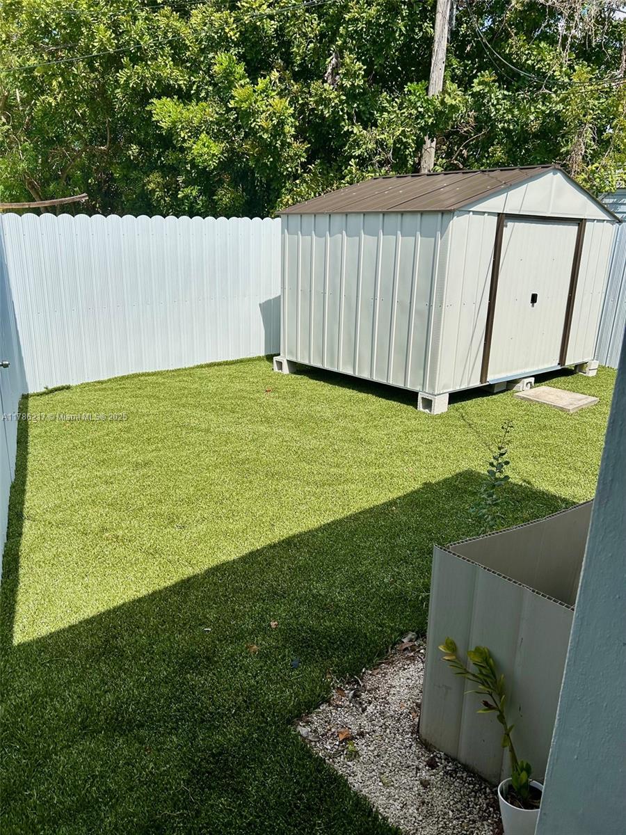 HOLLYWOOD BEACH HEIGHTS S - Residential Lease