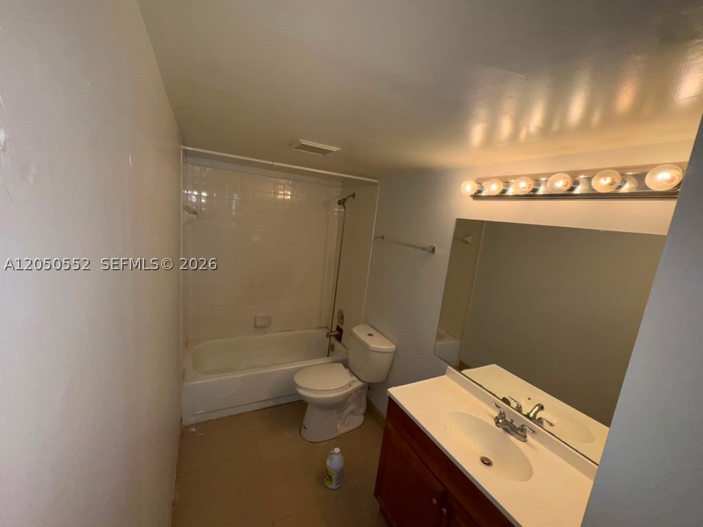 SUMMER LAKE CONDO - Residential Lease